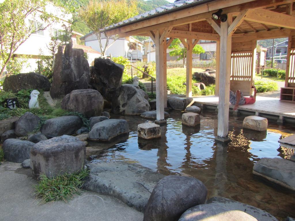 Hostel Amakusa West Coast Backpackers Fu-Raibou Exterior foto